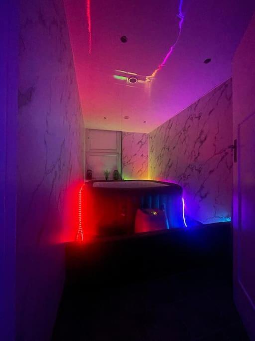 Apartment *luxury 9ine Lush Jacuzzi & Balcony* Birmingham
